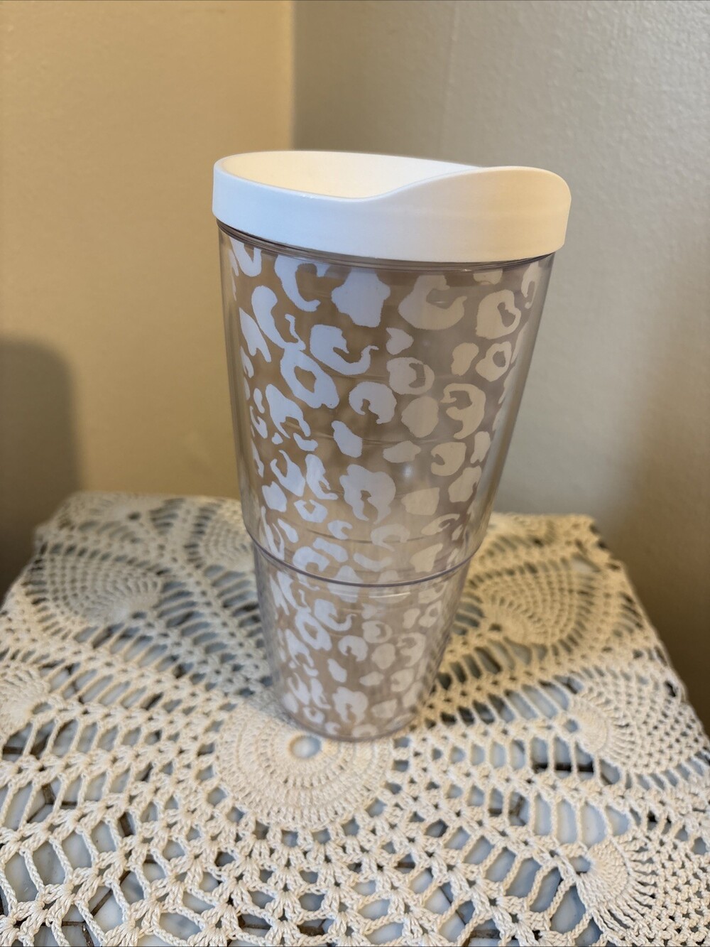 Tervis Tumbler 24oz White Leopard Frost Hot Cold Double Wall Spill Resistant Lid